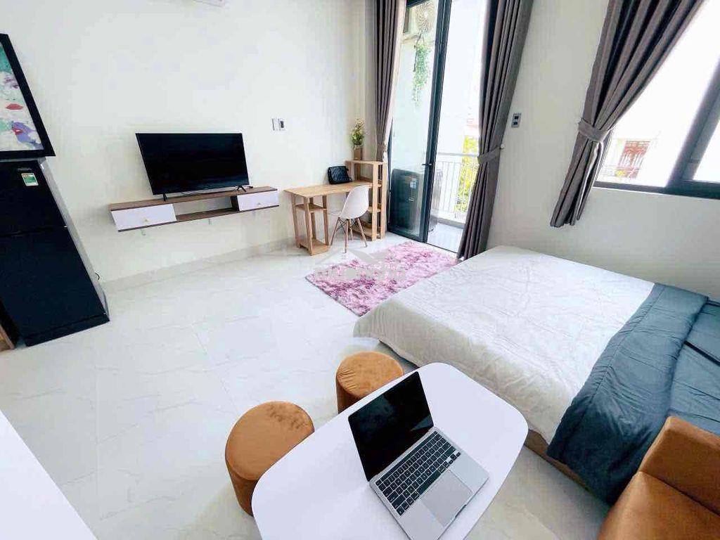 Studio ban công ngay công viên làng hoa - 4