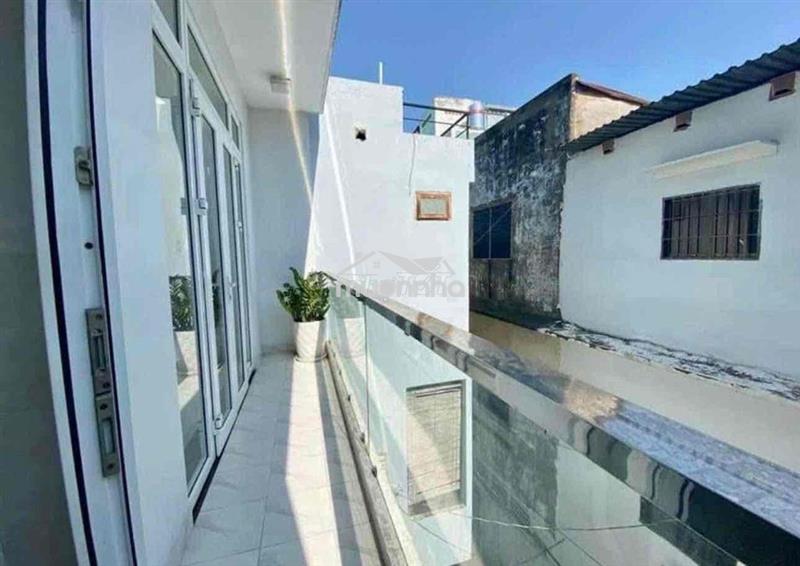 Cho thuê phòng đẹp ban công tại cmt8 quận tân bình