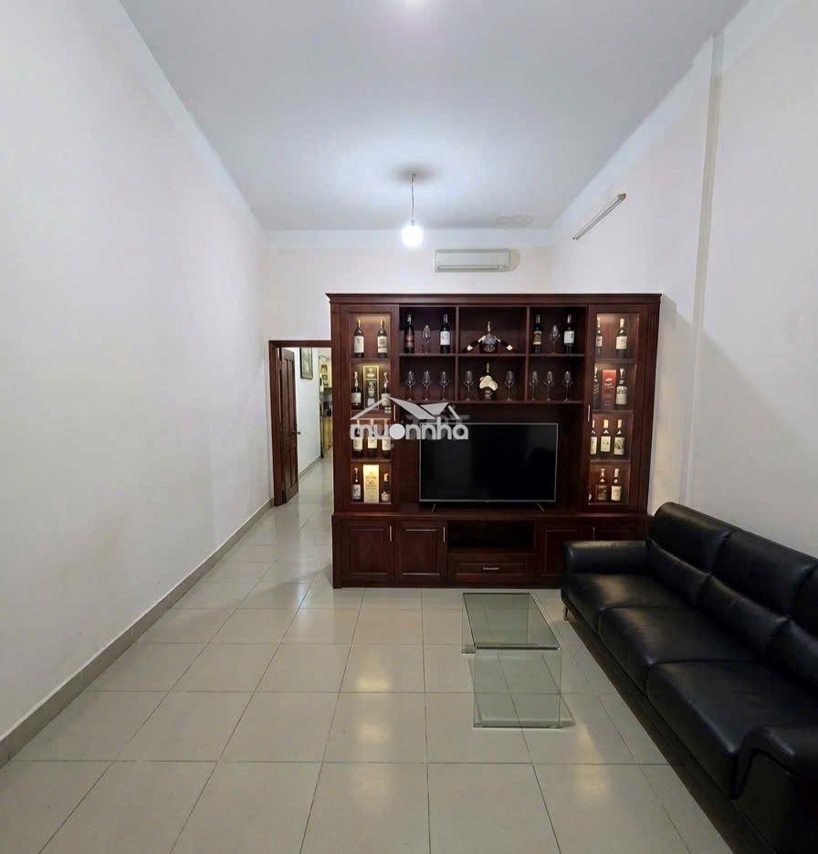 Ngang lớn bề thế - nhà 2 tầng x 68,6m² - hẻm 2xh ra đường bạch đằng. - 2