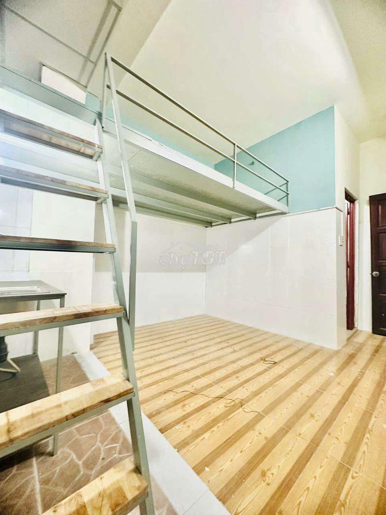 Chính chủ cho thuê phòng 2tr5 ngay chợ lạc quang
