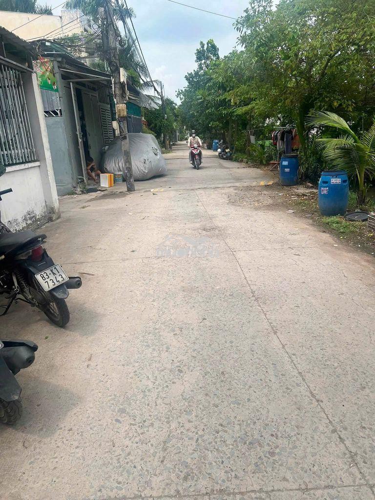 Nhà xưởng đường hà duy phiên, xã bình mỹ, diện tích 10 x 20 m