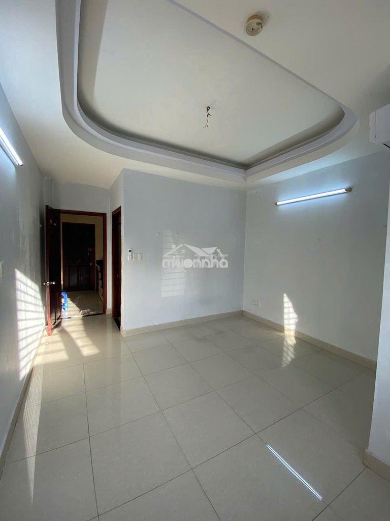 Cần cho thuê phòng hẻm đối diện đh bách khoa