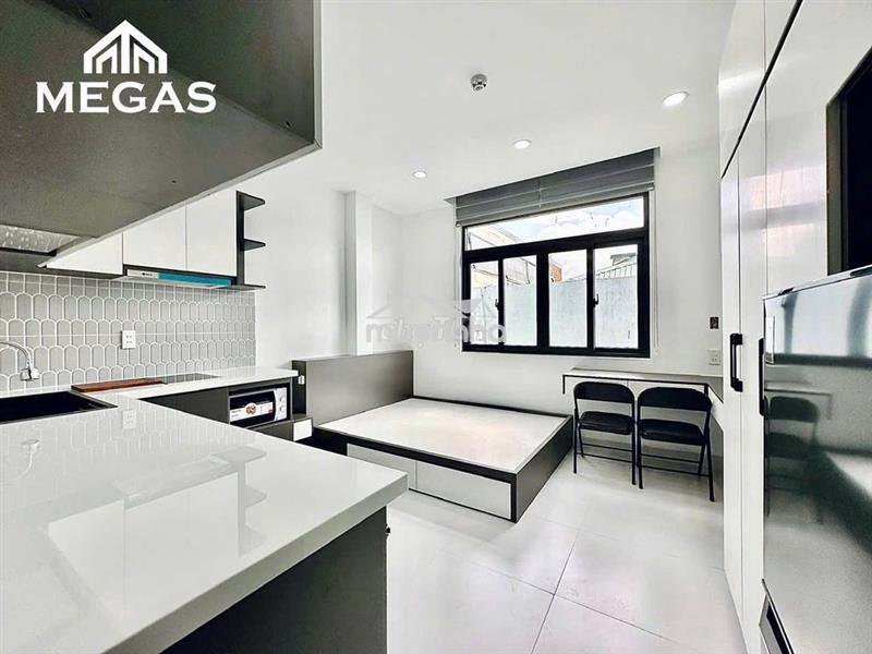 Căn hộ cao cấp mới 100% - full nội thất - ngay công viên làng hoa