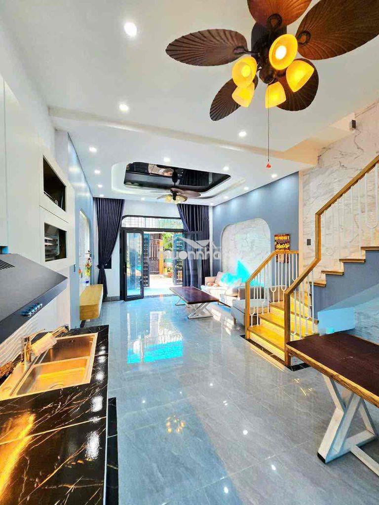Chỉ 5.2 tỷ -nhà mới 4 tầng - ngang 4.4m - đường ô tô 6m - ngay nguyễn - 3