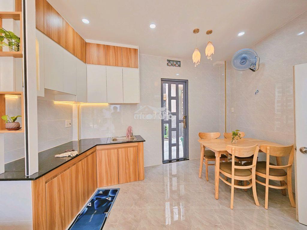 Nhà -2 mặt tiền thoáng mát.hợp gia đình trẻ giá 3,550 - 2