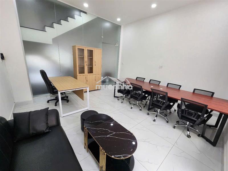 Cho thuê văn phòng tầng trệt  (phòng sau) có wc riêng