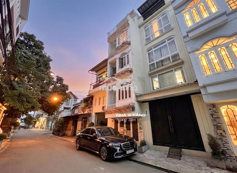 Chỉ 4,55 tỷ nhà  5 tầng ngang 3,5m mặt tiền đường số p. bình thuận q7