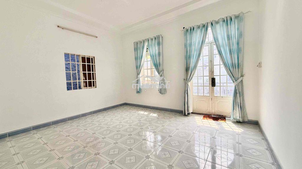 Chính chủ! nhà phố hướng đông nam, ngang 5m gần chợ gần chung cư - 2
