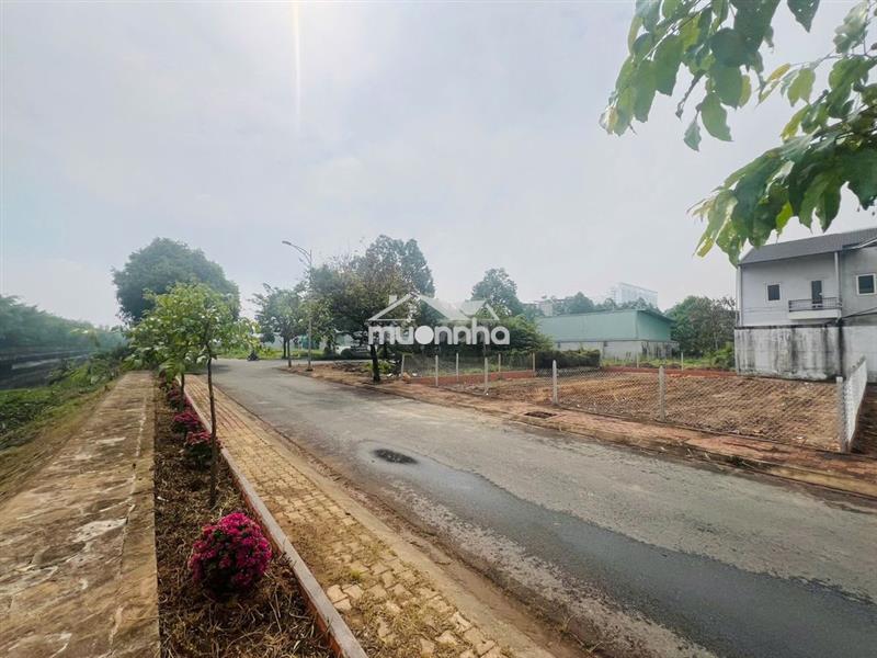 View sông 352m2( 16 x 22) -thổ cư 100% - đường nhựa, sổ riêng, giáp sg