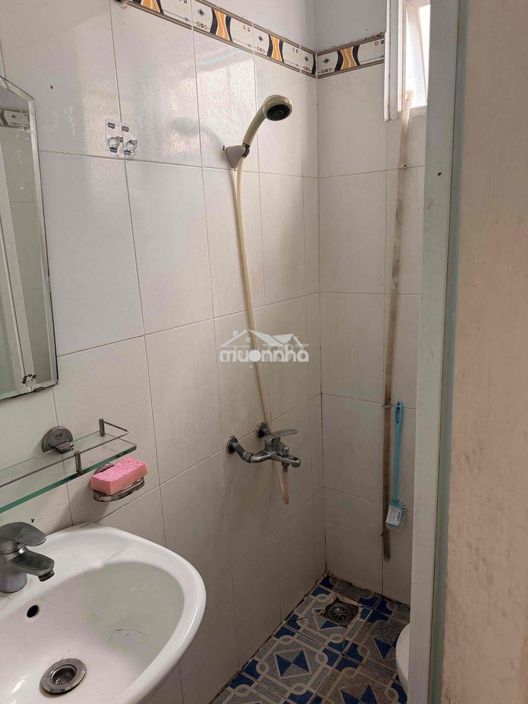 Phòng trọ bancon thuận tiện qua q1 q3 trống sẵn - 2