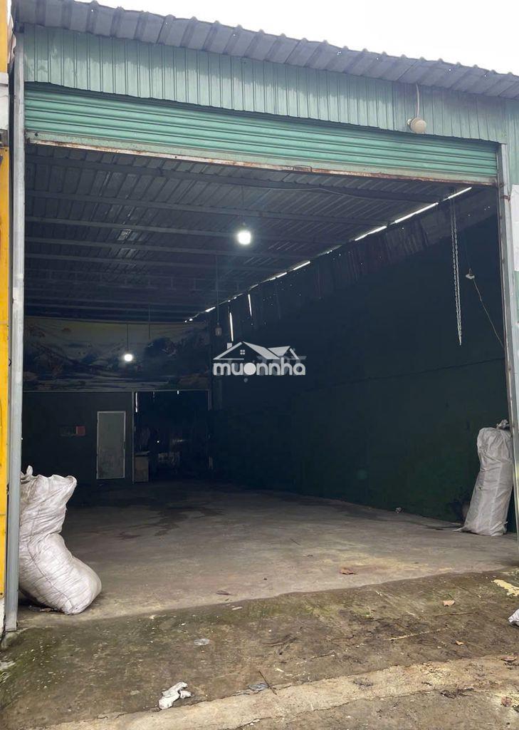 Cho thuê mặt bằng làm kho, xưởng 5.5 x 45m, giá : 10tr - 3