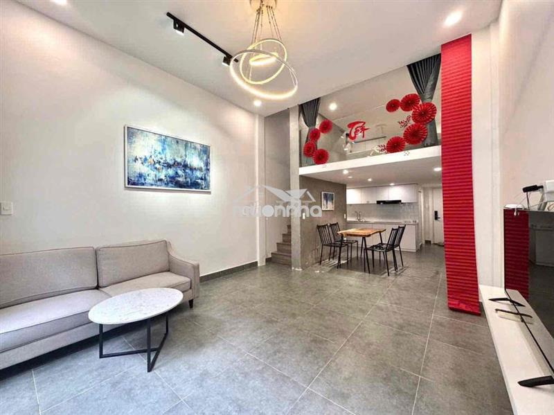 Duplex 1 phòng ngủ – trần cao không chạm đầu