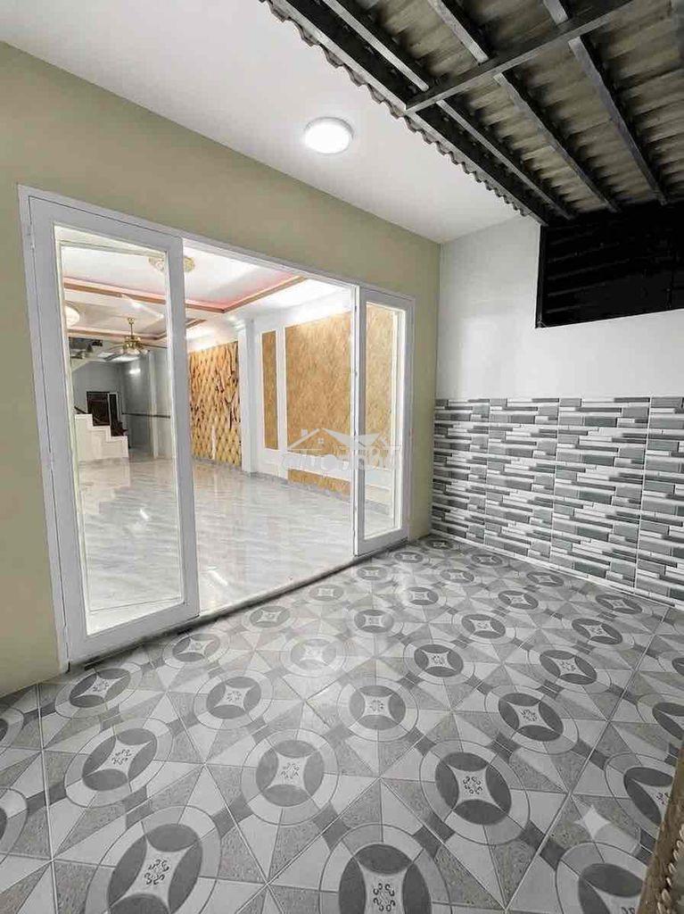 Nhà 1 lầu: 4x20m, 3 phòng ngủ hẻm xe hơi - 2