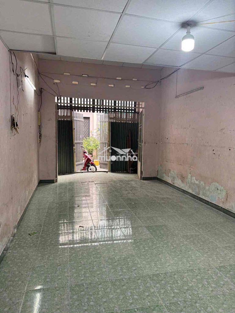 Nhà thuê hẻm 79// xe tải phú thọ hoà tân phú dt 4x13m dưới trống suốt - 2
