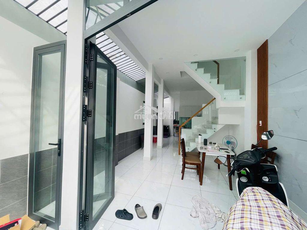 Cần cho thuê nhà nc mới 2 mt - 2