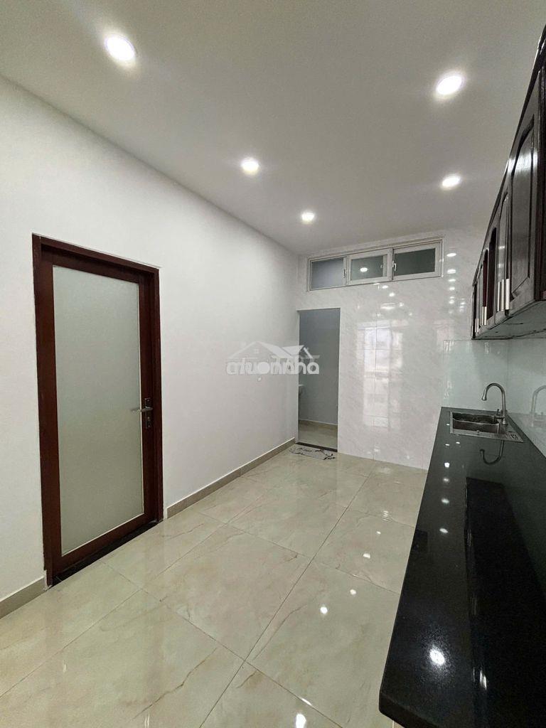 Bán gấp nhà ngay ngã tư bốn xã - lê văn quới - dt 75m2 - trệt lầu 3 pn - 4