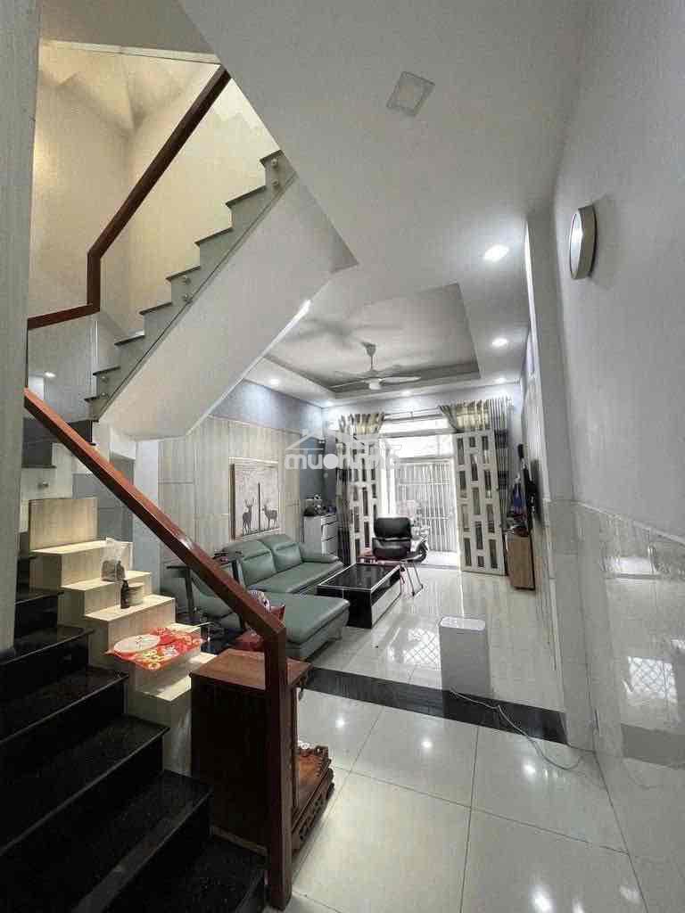 Nhà đẹp full nội thất ngay lê văn việt - ngã 4 thủ đức - 2lầu 3pn - 3