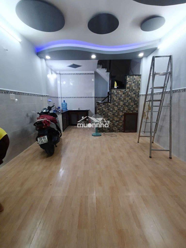 4mx12m. 2 lầu 2pn 3wc. có sân thượng. q12