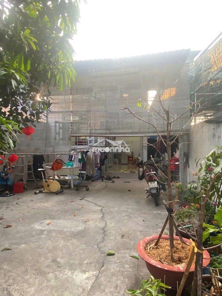 Bán nhà 134m2 sổ riêng có sân trươc to hẻm 2680 huỳnh tấn phát chùa bà - 2