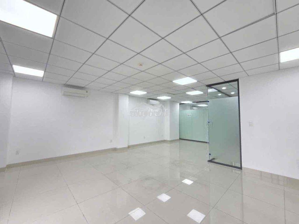 Văn phòng tầng 3 7x15m sàn có sẵn vách kính ngăn 2 phòng giá 14 triệu - 2
