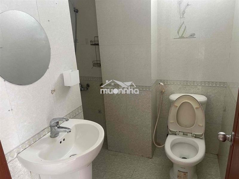 Phòng trọ có cửa sổ ban công , lầu 1 thoáng mát