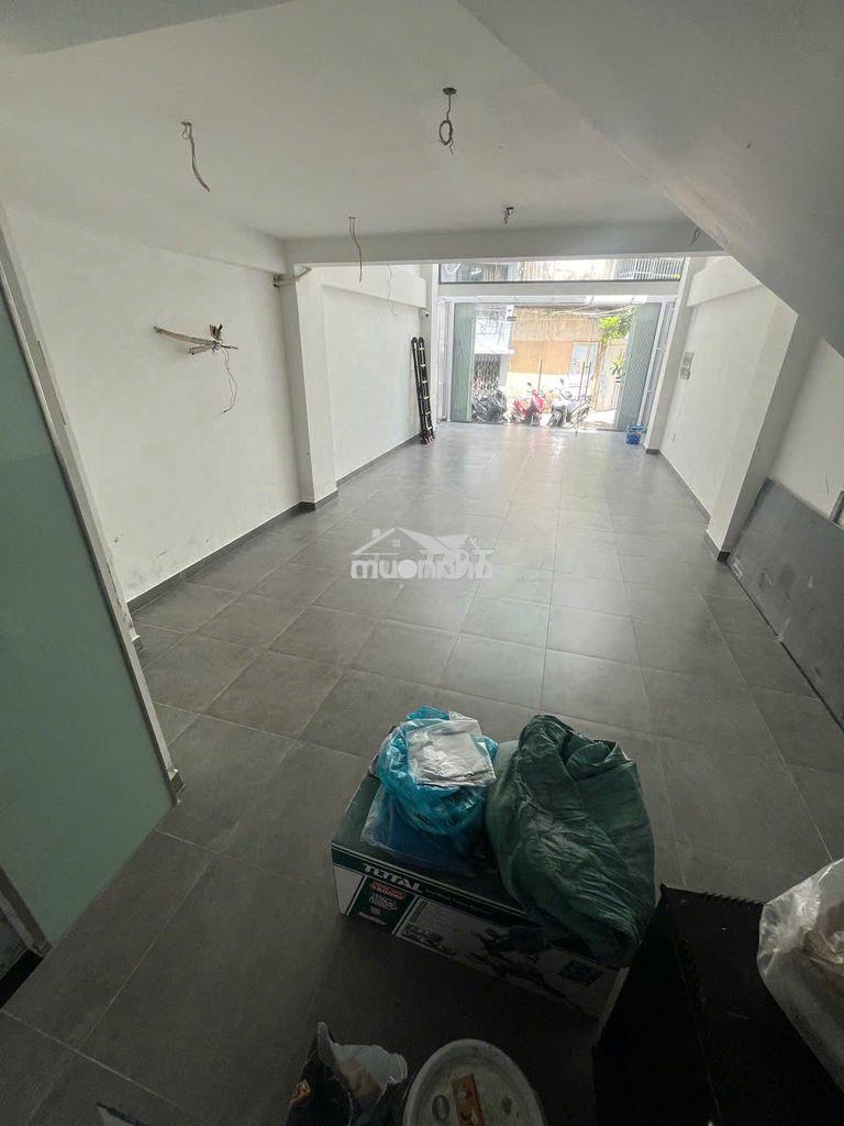 Nhà cho thuê 5x16 3 lầu thang máy sân thượng đường 3 tháng 2, p.1 q.11