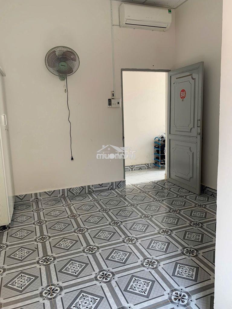 Phòng cho thuê full nội thất giá rẻ cửa sổ trời bancol chung thoáng - 3