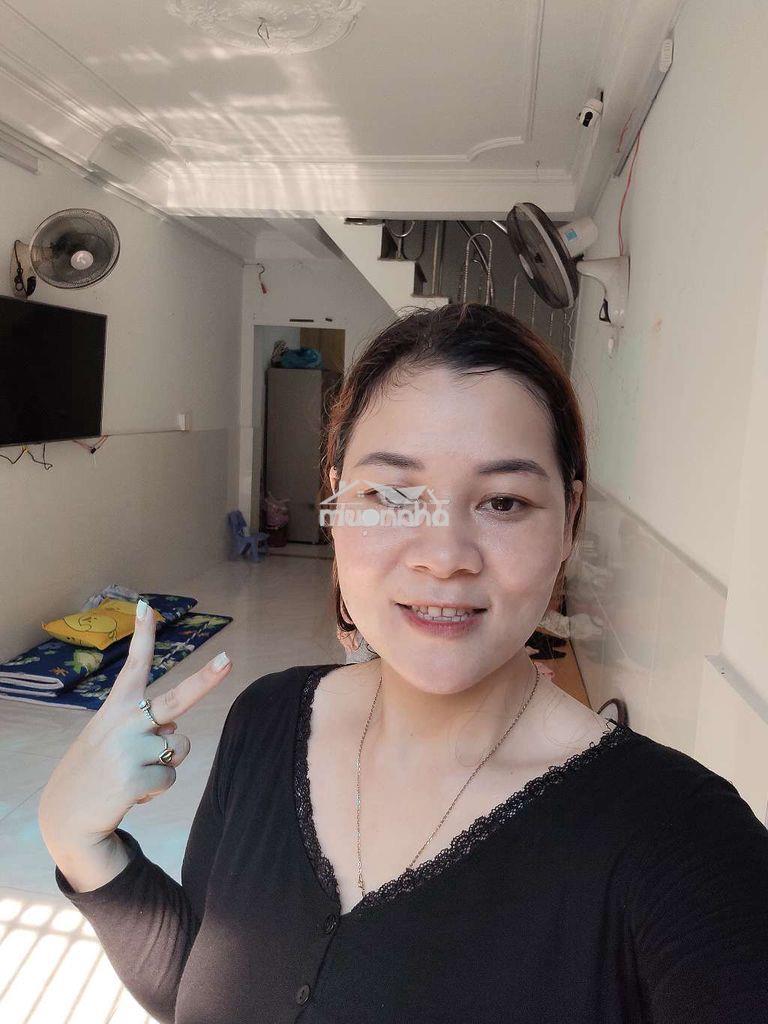 Chỉ hơn 3đ nhà 2 tầng, hẻm xe hơi ngay lê trọng tấn