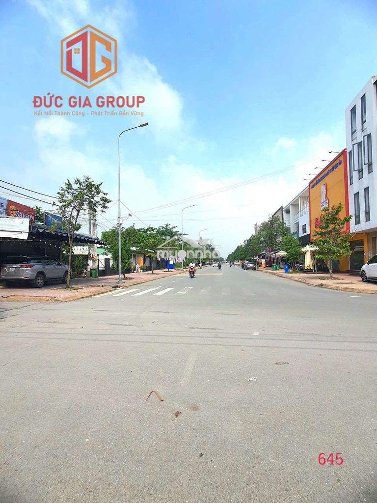 Nhà đẹp 1t2l đường n1 trong kdc d2d giá tốt chỉ 13,6 tỷ 