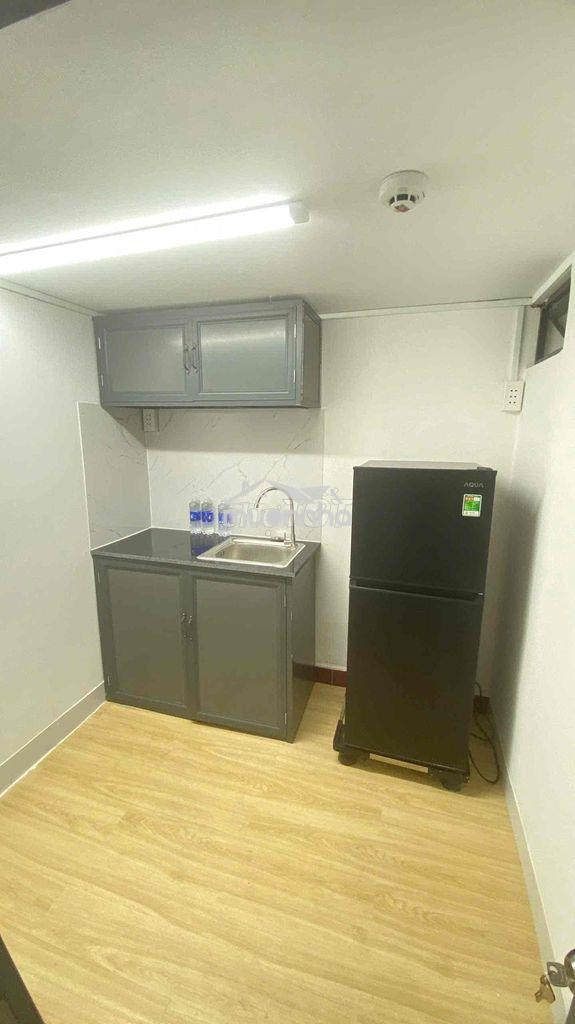 Cho thuê phòng gác trệt full nội thất: máy giặt riêng, mặt tiền đường