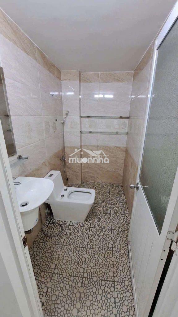 Nhà thuê đẹp mới sữa lại mới 3 phòng ngủ - 4