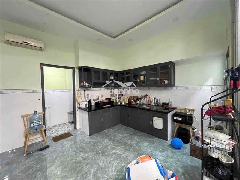 Cho thuê nhà hẻm xe hơi đường 160 lã xuân oai có sẵn 3 máy lạnh