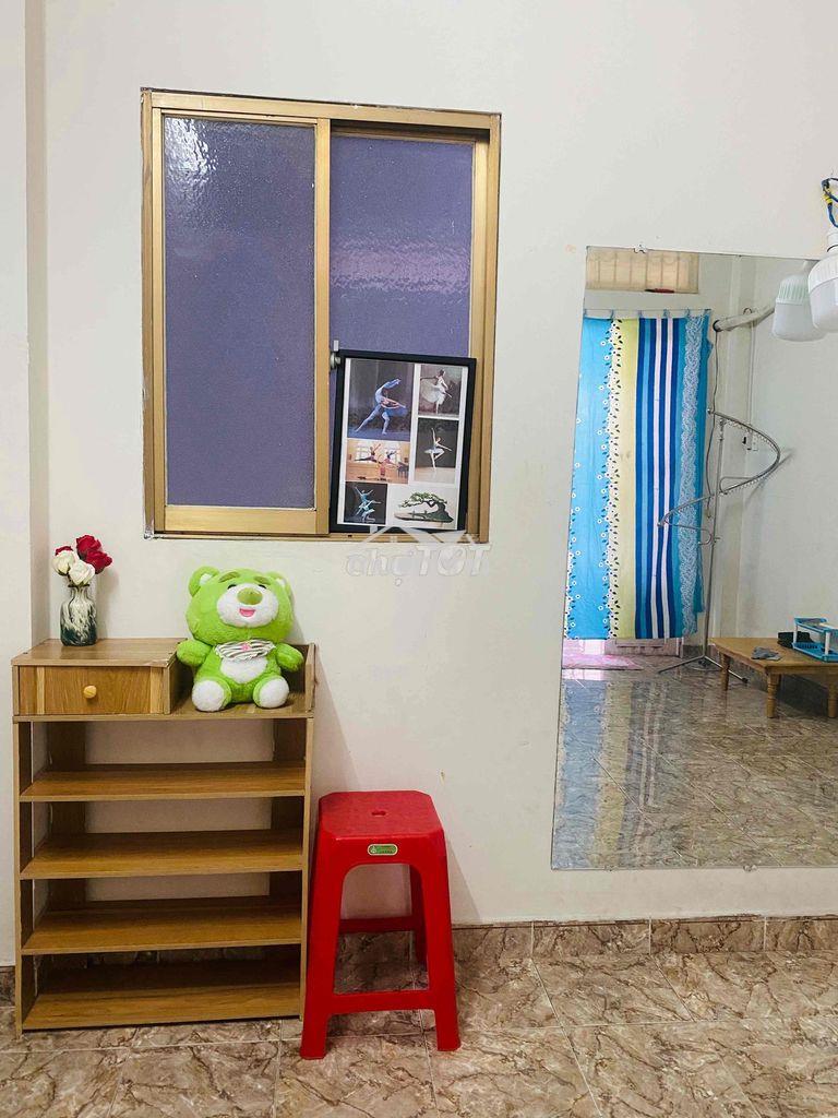Mình dư một phòng ở lầu 1 cần cho bạn nũ thuê -nội thất cơ bản