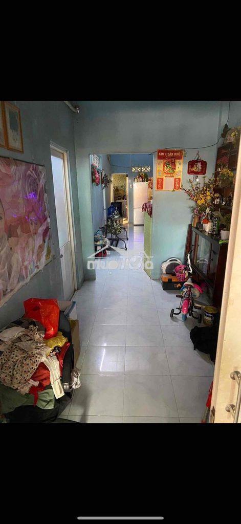 Bán nhà ngay mặt tiền chợ đức hoà - 4