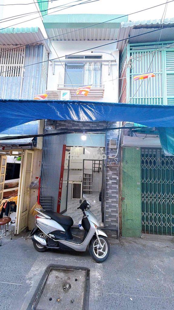 Bán nhà quận 4