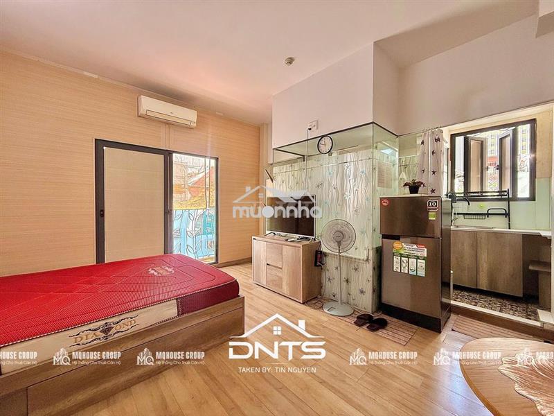 Phòng trọ đầy đủ nội thất ban công tách bếp gần lim tower, lê văn tám