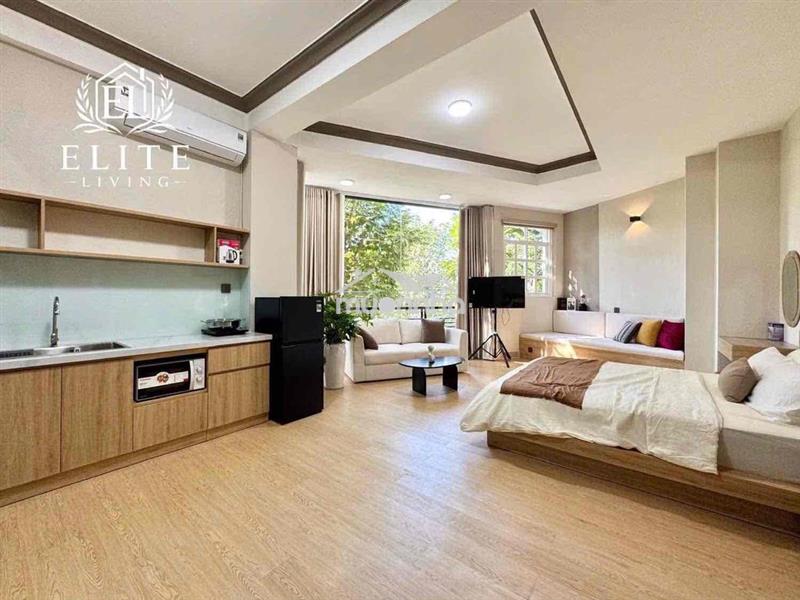 Studio cửa sổ trời ban công full option mặt tiền đường xa lộ hà nội