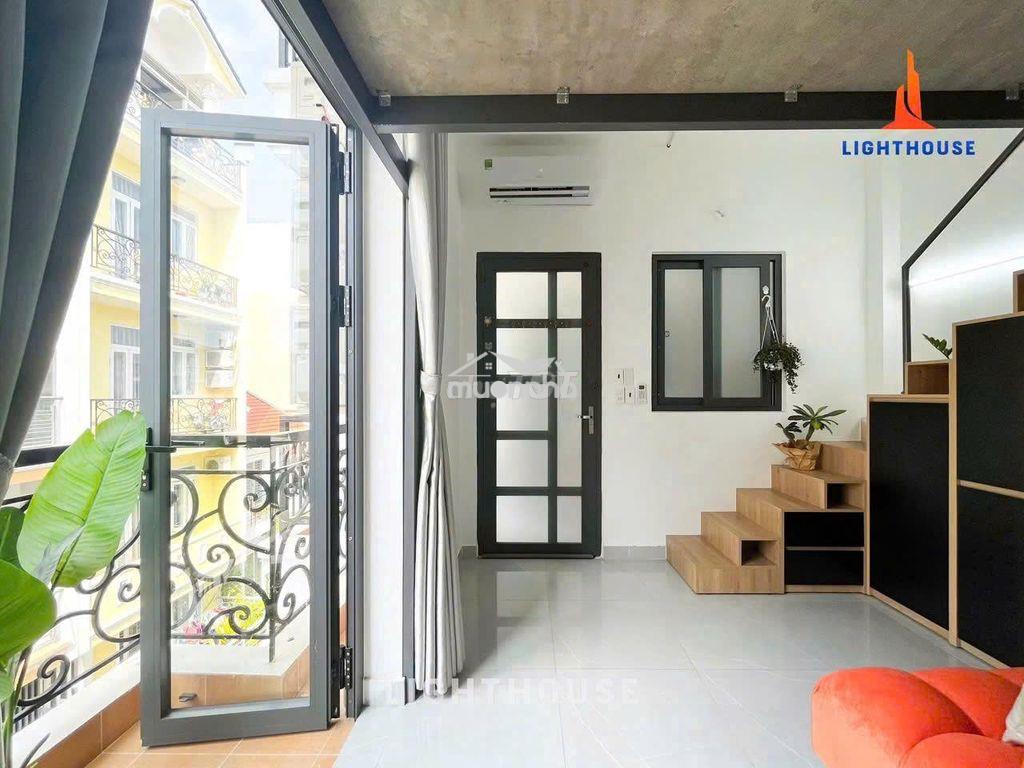 Ban công cửa sổ cực thoáng ngay dh vl cs3, iuh, học viện hành chính - 3