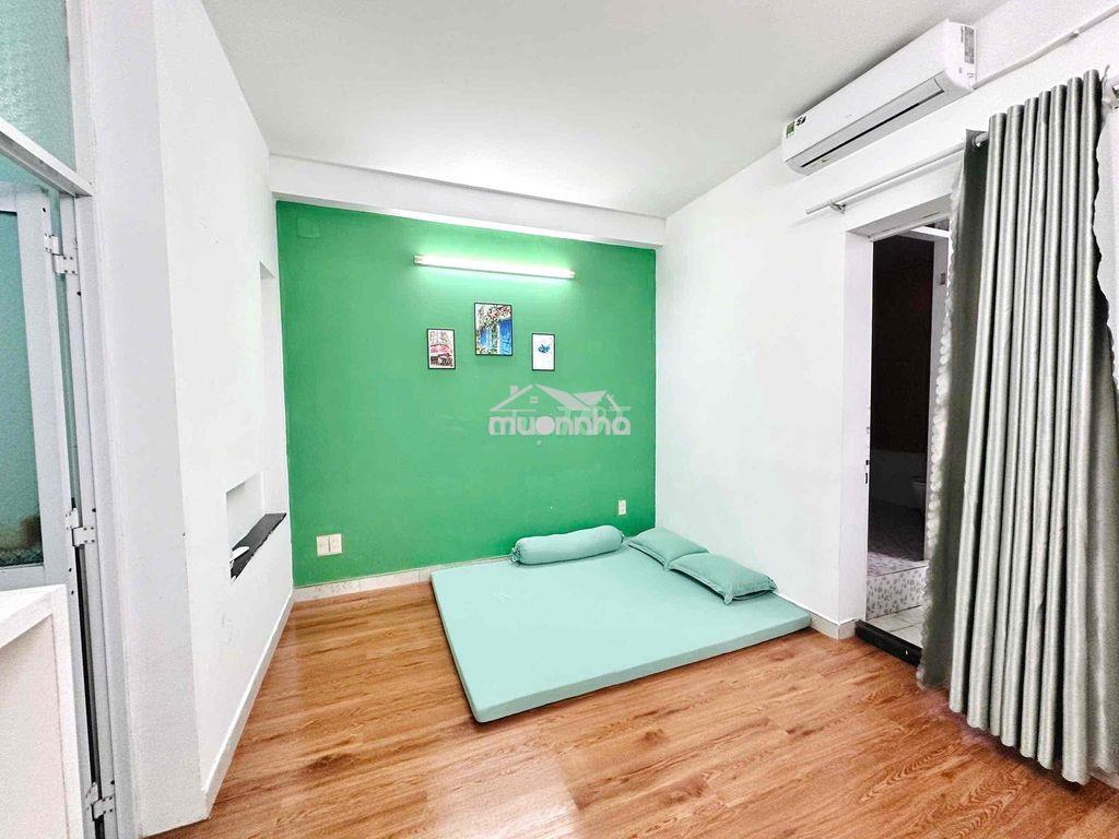 Phòng ban công giá rẻ đường huỳnh tấn phát - 3