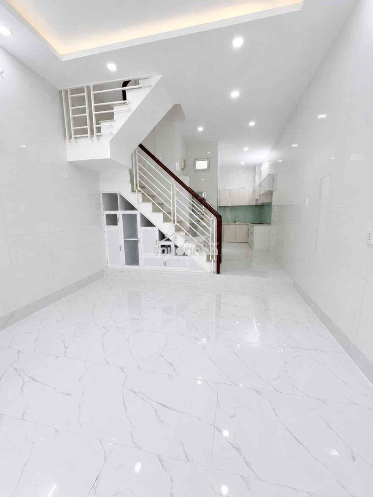 Nhà mới rộng thoáng mát