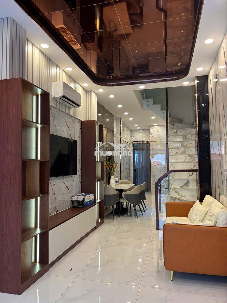 Nhà đẹp tặng hết nội thất - 3 lầu -hẻm 5m hậu giang q.6