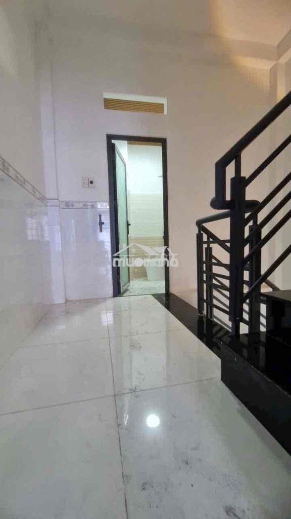 Cho thuê nhà hẻm  xe hơi  tới nhà  đường phạm thế hiển, ( phường 6) qu - 4