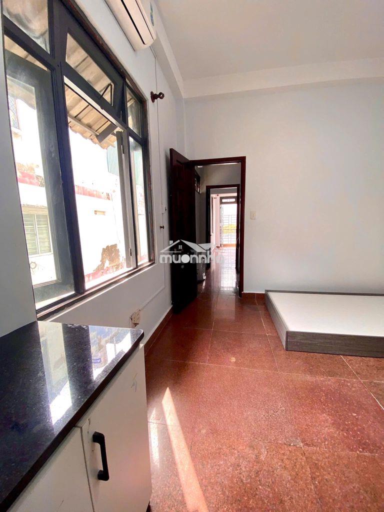 Studio cửa sổ trời máy lạnh phía sau emart giá rẻ - 3