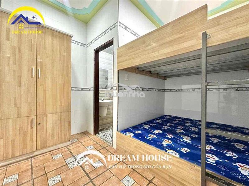 Phòng giường tầng sau lưng aeon tân phú giá rẻ