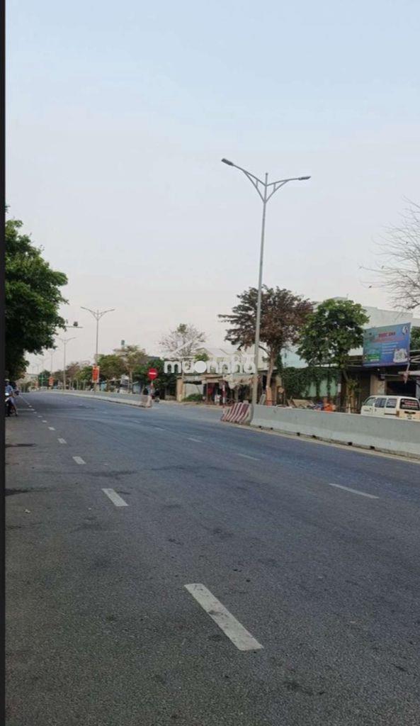 Bán đất tặng nhà c4 mặt tiền đường hoàng văn thái - đà nẵng