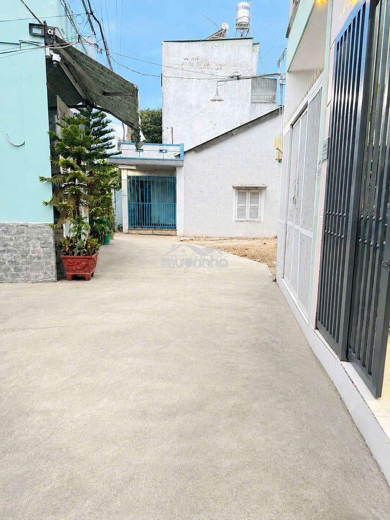 Nhà đẹp vào ở ngay - liên hệ xem nhà c