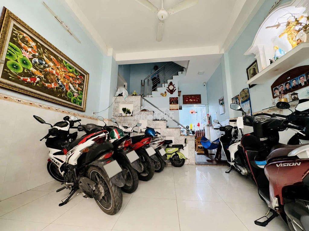 🏡 Bán nhà 4 tầng đường nguyễn thị tần p2 q8
- 2