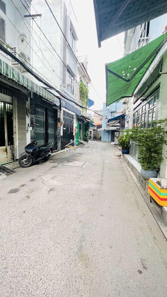 30m2 nhà 3 tầng hẻm xe hơi tân phú, 3.75 tỷ - 2