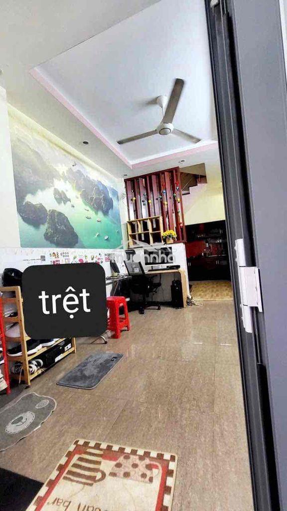 Nhà đẹp cần bán đường tôn đản f15q4