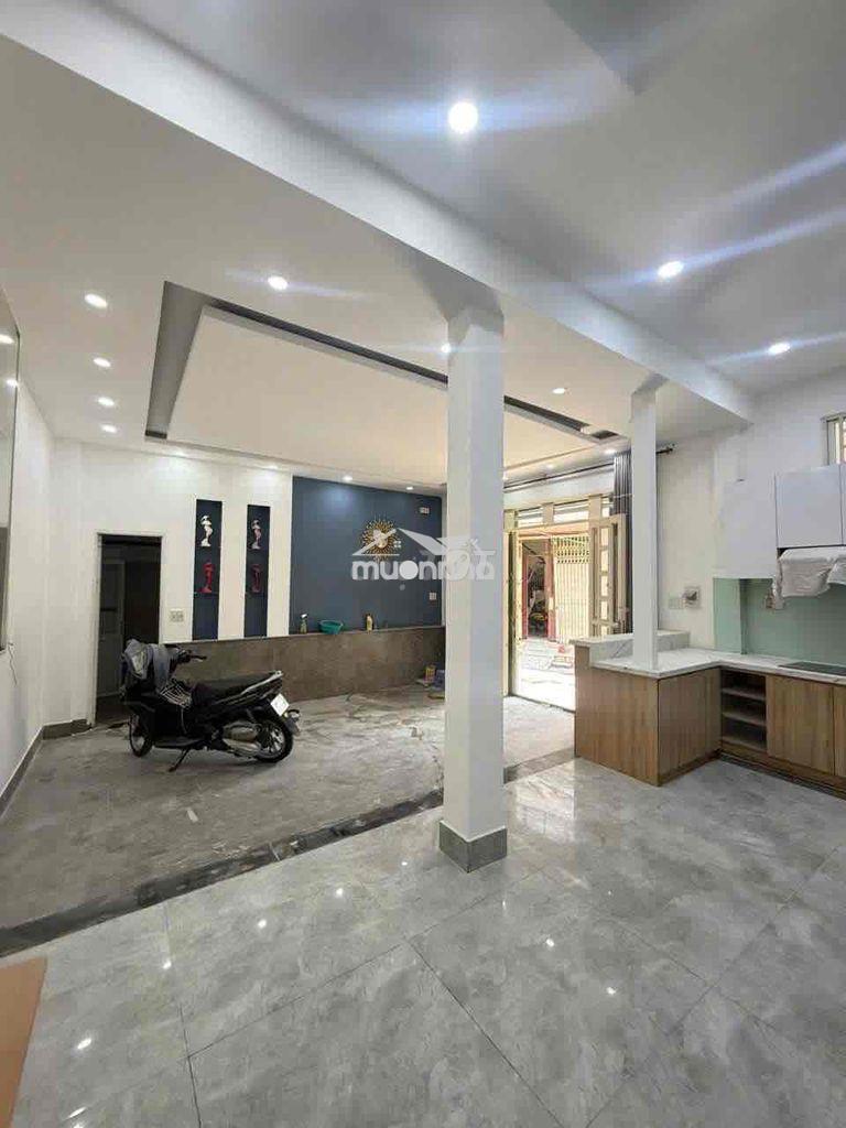 Nhà bề thế sau căn mt sư vạn hạnh, q.10 - 3